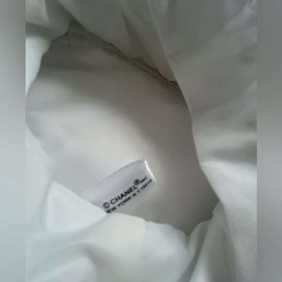 Chanel Beauté White & Black Drawstring Bag Converted to Crossbody - Picture 8 of 8